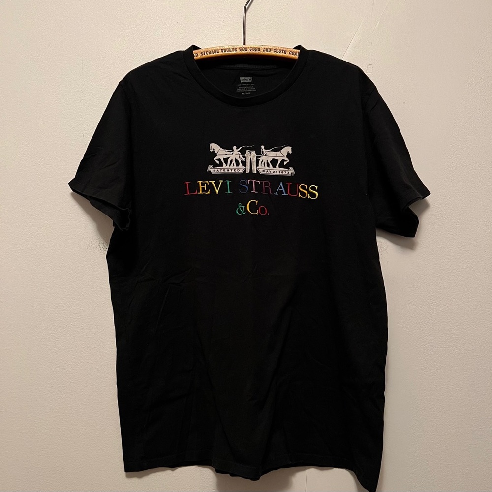 Levi's Red Tab Rainbow‎ Embroidered T-shirt Size Mens XL